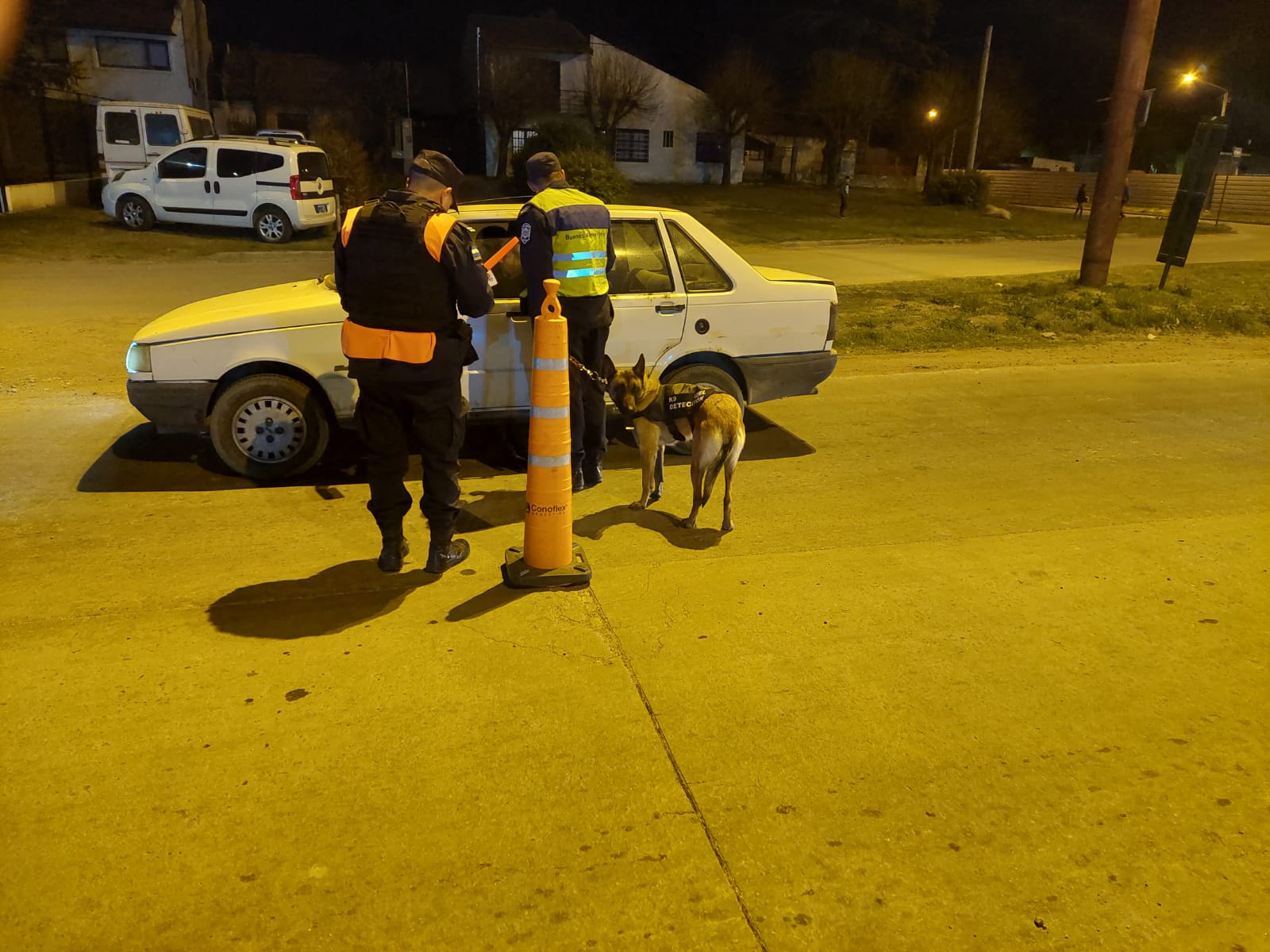 Operativos policiales Vehículos retenidos y personas aprehendidas